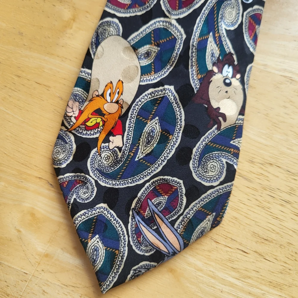 Vintage Looney Tunes Mania Paisley Men's Silk Neck Tie Warner Bros 1994